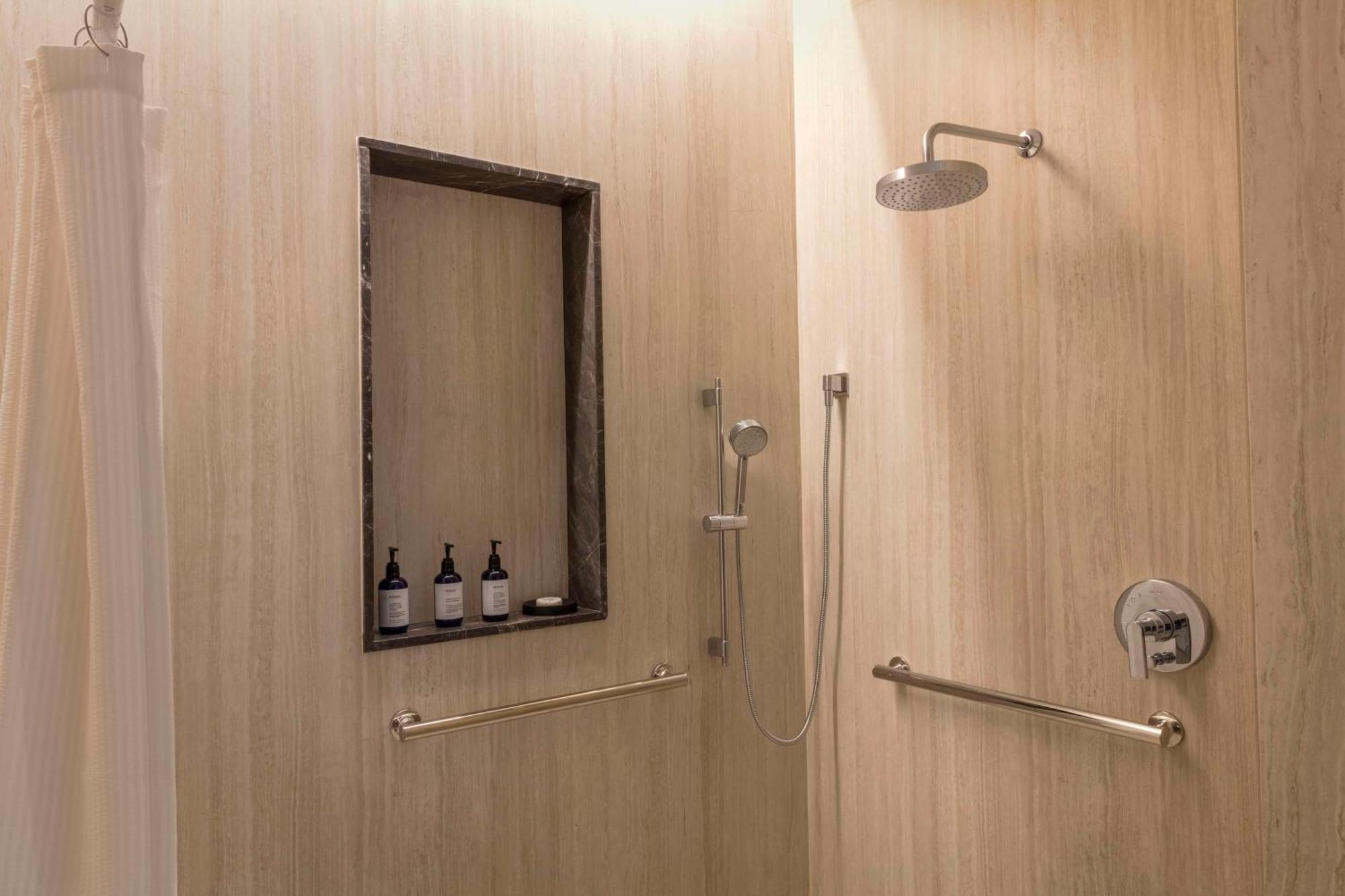 Hilton Monterrey Valle Екстериор снимка